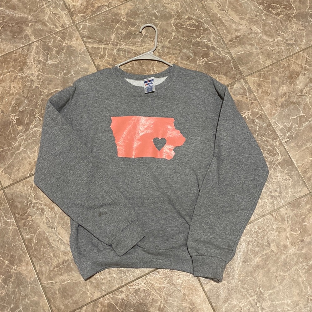 Womens grey crewneck with state of iowa with heart. Size small